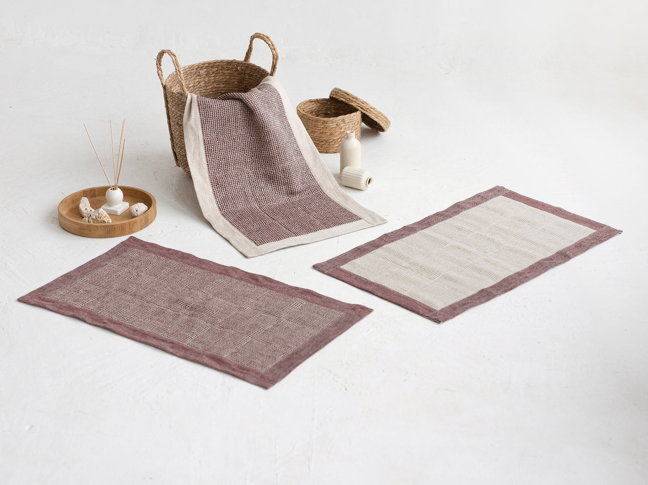 Burgundy Linen Bathroom mat